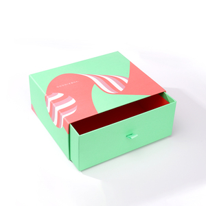 Carpeta de Regalo de Cartón Rígido con Tapa Deslizante de Lujo Premium con Logotipo Personalizado, con Grabado y Recubrimiento UV, Reciclable - Product Image 1