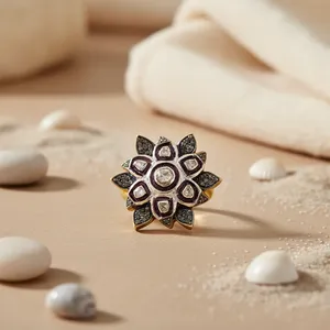 Bague de cocktail en forme de fleur pour femme, plaquée or 18 carats, style bohème, bijoux en alliage - Product Image 1