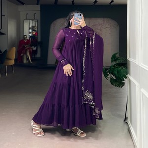 VASTRA COTTAGE - Vestido Anarkali con Estampado de Mármol y Lentejuelas, con Pantalón y Dupatta, Ropa Étnica de Diseñador para Mujer, Colección Festiva para Fiestas - Product Image 2