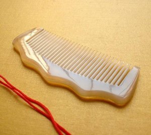 Peignes à cheveux en corne de buffle de haute qualité, produits populaires, faits à la main, artisanat viking naturel, en vente. - Product Image 4