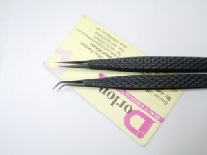 Pince à cils noire mate droite mince de 14CM en acier inoxydable Logo privé poignée diamant durable cils pointus à 45 degrés - Product Image 3