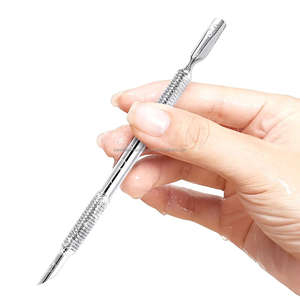 Pousse-cuticules double extrémité style russe, tête plate biseautée, en acier inoxydable réutilisable, pour éliminer les peaux mortes, outil de manucure et pédicure - Product Image 3