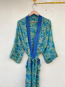 White and Black Crepe <b>Silk</b> <b>Kimono</b> Robe Vintage Hand-Stitched Breathable Soft V-neck for Autumn/Spring/Summer Daily Use - Product Image 4