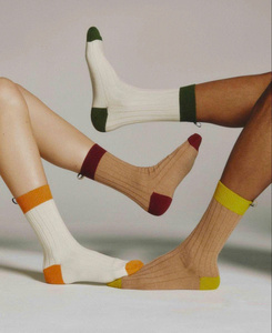 Calcetines Deportivos Premium con Diseño Gráfico, Estilo Urbano, Transpirables, de Algodón, para Uso Diario, Diseño Moderno para Marcas de Moda, Venta al por Mayor y Menor - Product Image 2