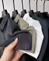 Chemise Formelle Tendance pour Homme en Tissu Tricoté Texturé Doux et Gaufré, Col Montant, Boutons sur le Devant, Manches Courtes, 100% Biologique