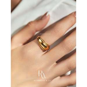 Anello a Croissant Placcato in Oro Rosa 18K, Stile Vintage con Fascia Intrecciata e Diamante Tagliato, Regalo per Lei o per la Mamma - Product Image 5