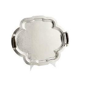 Plateau de service en acier inoxydable de finition antique Plateau en métal de conception personnalisée avec poignée Plateaux de serveur de nourriture écologiques - Product Image 6