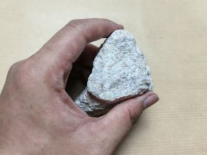 La pyrophyllite technique améliore la résistance aux intempéries et la résistance à la décoloration des peintures architecturales de façade aux couleurs vives. - Product Image 2