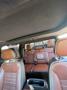 Camionnette d'occasion abordable et en excellent état, GMC Sierra 2500 Denali Ultimate Double Cabine 2024, prête à être expédiée - Product Image 4