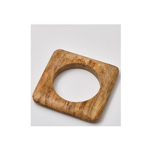 Anillos de servilleta de madera artesanales, ideales para decoración de mesa rústica, contemporánea, minimalista y celebraciones. - Product Image 5