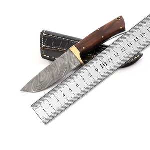 Cuchillo de caza hecho a mano de acero de Damasco, agarre de madera cómodo, alta durabilidad, garantía de 3 años, tamaño personalizable, calidad premium - Product Image 1