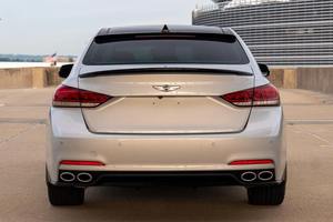 Hyundai Genesis 5.0 d'occasion propre, modèle 2015 - Product Image 3