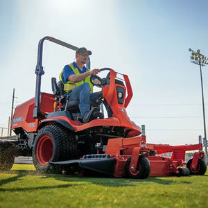 Le Kubota F10 répond à toutes les attentes toute l'année. Faire chaque tour avec plus - Product Image 2