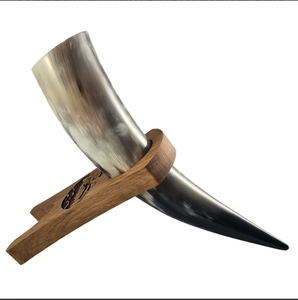 เขาควายแกะสลักด้วยมือสำหรับดื่มสไตล์ไวกิ้ง ขัดเงา พร้อมฐานไม้  รับสลักโลโก้ตามสั่ง เป็นมิตรกับสิ่งแวดล้อม ดีไซน์สวยงาม รูปทรงสัตว์ - Product Image 2