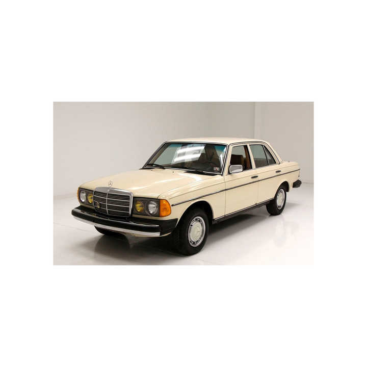 Mercedes-Benz Luxury 240 Durable Build Quality with Timeless Styling Dark Interior Leather Seats R15 AWD Tires for Export Resale