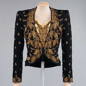 Impresionante chaqueta de seda 2023 para fiesta con bordado pesado y cuentas de cristal/Trabajo de piedra de cristal verde esmeralda - Product Image 1