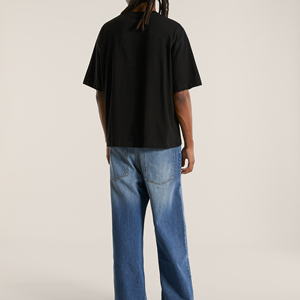 Camiseta de Hombre de Alta Calidad, Material de Algodón Grueso, Corte Holgado, Color Negro con Estampado, Diseño Amplio y Cuadrado - Product Image 4