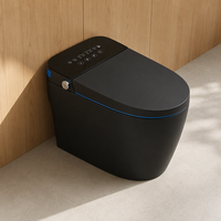 Toilette connectée avec télécommande et chasse d'eau automatique pour salle de bain moderne