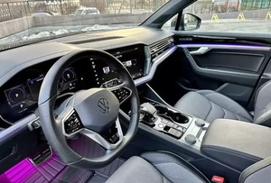 Volkswagen Touareg Crossover 2021 Très Propre, Couleur Bleue, Moteur 3 Litres, Transmission Automatique, Transmission Intégrale, Caméra 360°, Sièges en Cuir - Product Image 3