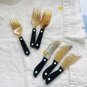 Ensemble de couteaux en corne, couverts de haute qualité, vaisselle, ustensiles, logo personnalisé, nouvel article, fabriqué par VITRAPRO - Product Image 1