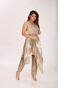Precio al por mayor Exportación a granel Ropa elegante para mujer Conjuntos Kurta Sin mangas 2 piezas Kurti's en venta Conjunto Kurta para mujer - Product Image 4