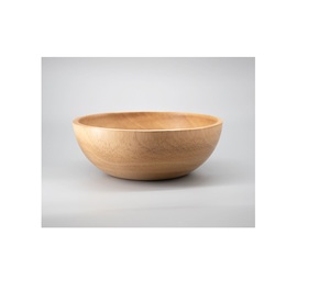 Grand bol de service rond en bois avec finition rustique naturelle pour les salades, les fruits et le pain. - Product Image 4