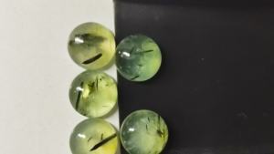 หินอัญมณีพรีไนต์ขนาด5มม. รูปทรงกลมหินพรีไนต์หลังแบนสำหรับเครื่องประดับขายส่งหินรูปทรงผสม prehnite - Product Image 6