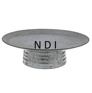 Ensemble de 2 supports à gâteaux design faits à la main avec finition en noyer - Product Image 4