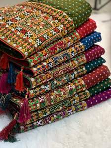 Royal and Rich Bandhani Print & Heavy wark Patti Work Bordure en sari avec chemisier Bangalori - Product Image 4