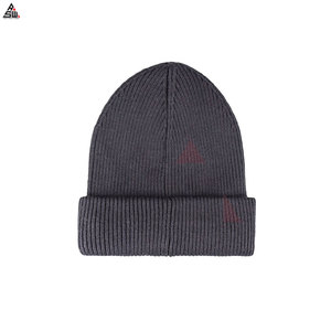 Bonnets d'hiver en tricot chaud unisexe en polyester/coton, design de crâne à revers, broderie à la main douce, motif uni - Product Image 4