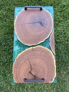 ถาดเสิร์ฟอาหารทำจากไม้อะคาเซียทำด้วยมือทำจากเรซิ่นอีพ็อกซี่ดีไซน์แบบอิตาลีพร้อมที่จับโลหะ - Product Image 2