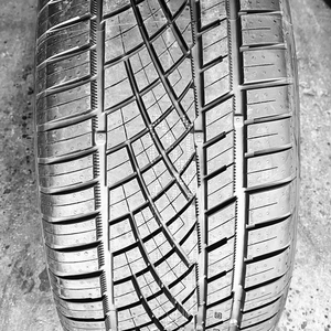 Neumáticos Continental 235/40 R18 - Product Image 1