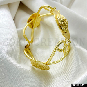 กำไลข้อมือแฟชั่นสไตล์คลาสสิกสำหรับผู้หญิงสร้อยข้อมือดีไซน์แบบทำมือชุบทองด้วยมือ - Product Image 4