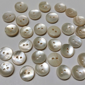 Botones Modernos de Nácar al por Mayor - Diseños Personalizados Ecológicos para Producción de Prendas en Suministro a Granel - Product Image 5