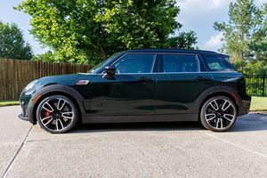 MINI Cooper Clubman John Cooper Works ALL4 2023, Bajo Kilometraje, Caja de Cambios Automática, Volante a la Izquierda, Neumáticos R20, Estado Impecable - Product Image 5