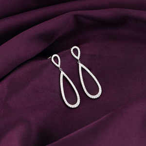 Anushka Sharma elegante plata gota pendientes moda elegante - Product Image 1