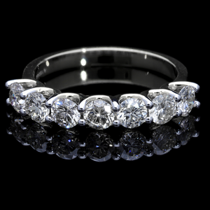 Bracelet demi-éternité en or 14 carats avec diamants naturels ronds de 1,33 ct en serti classique à griffes partagées pour une élégance radieuse - Product Image 3