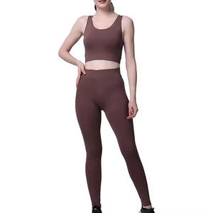 Conjunto de yoga para mujer al por mayor superventas Conjuntos de yoga sostenibles y de último diseño para mujer Conjunto de yoga ligero para gimnasio y entrenamiento - Product Image 4