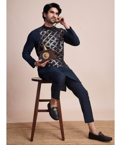 Nouvelle tendance AchkanBandhgalaSherwaniKurta pour hommes dans le style pakistanais de mariage avec PathaniPajama et tissu en coton Khadi - Product Image 6