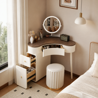 Ensemble de coiffeuse minimaliste de luxe gain de place, table de maquillage blanc crème avec armoire de rangement dissimulée pour petit appartement ou chambre.