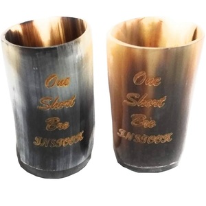 Verre en corne naturelle sculpté et fabriqué à la main de qualité supérieure personnalisé pour la bière et l'eau pour la maison restaurant hôtel de l'Inde - Product Image 1