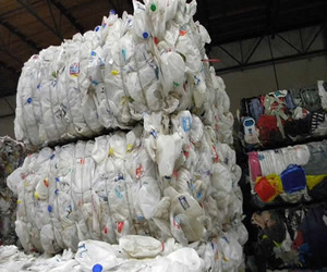 Déchets/Écailles/Granulés de bouteilles de lait en PEHD blanc de haute qualité, qualité moulage, haute résistance, renforcé, thermofusible, haute fluidité, haute brillance - Product Image 2