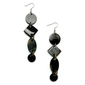 Boucles d'oreilles hexagonales 3D en corne de boeuf naturelle artisanale du Vietnam, nouveau design, vente en gros personnalisée, accessoire de style Offre Spéciale - Product Image 1