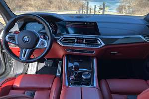 X5 M Competition 2022, 617 ch, V8 turbocompressé, transmission intégrale, très bien équipé, intérieur orange Sakhir - Product Image 5