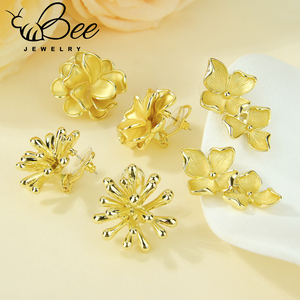 Pendientes de tuerca con diseño de flor en latón dorado de 14k estilo francés vintage, joyería única para el Día de San Valentín, pendientes de tuerca con forma floral para mujer - Product Image 2