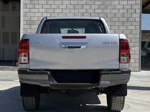 รถยนต์มือสองนำเข้าจากญี่ปุ่น ปี 2023 2024 พวงมาลัยขวา รถเก๋ง สำหรับขาย รถกระบะโตโยต้า ไฮลักซ์ สภาพดี - Product Image 2