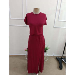 Ensemble deux pièces pour femme, chemisier court à manches courtes et col rond en viscose et jupe longue, 37764 - Bourgogne - Product Image 5