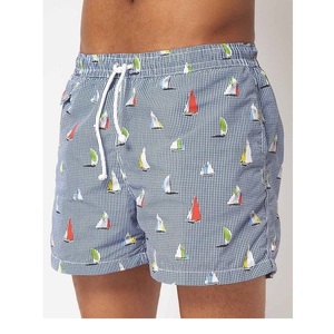 Ropa deportiva de marca privada de moda de alta calidad, traje corto de gimnasio, logotipo de impresión personalizado y pantalones cortos para hombres, pantalones cortos de verano de BD - Product Image 4