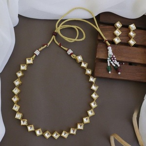 Ensemble Kundan de luxe élégant en plaqué or Collier Polki classique avec boucles d'oreilles Ensemble Polki design pour femme - Product Image 1