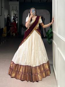 Elégant Poly Coton Avec Chex Et Zari Tissage Travail Lehenga Choli Fabricant Et Fournisseur De Surat - Product Image 3